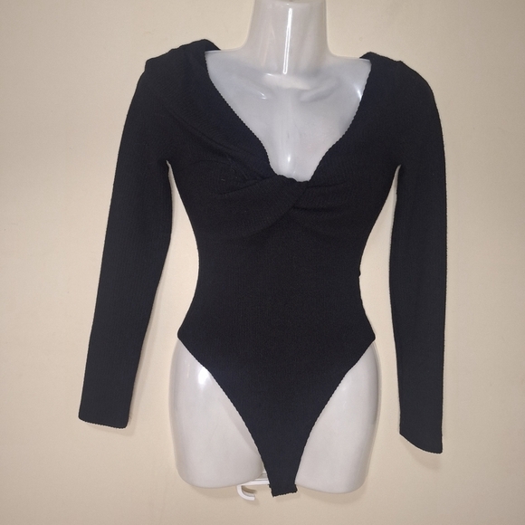 ASTR THE LABEL Iggy Twist front long sleeve bodysuit Size XS - Picture 4 of 11